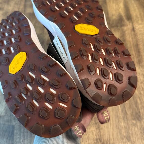 New Balance Women's Fresh Foam X Hierro v8 Neutral Trail Hike Run Shoe Size 8B - Picture 10 of 11